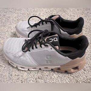 On cloud good condition running shoe.
